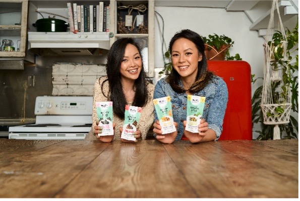 Sisters Jess and Kristine Tran